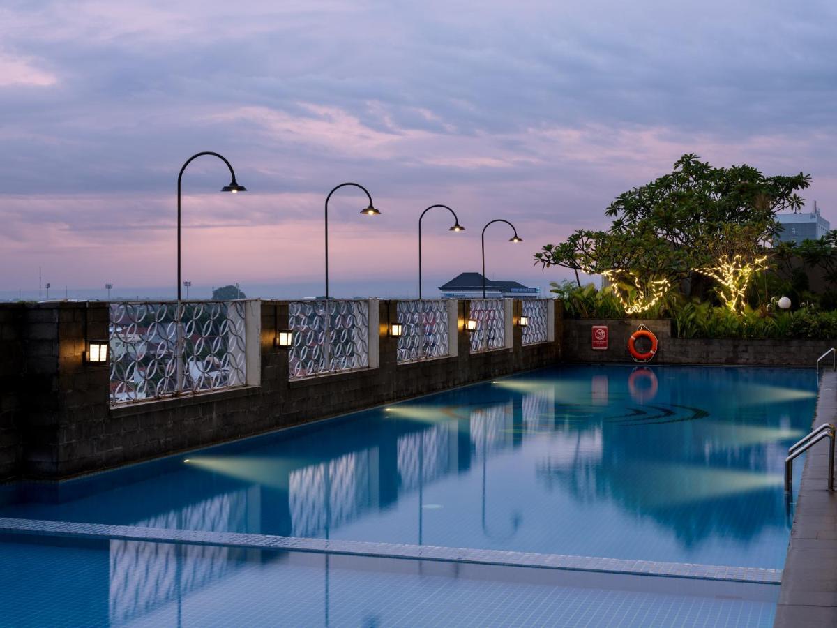 Aston Solo Hotel Exterior photo