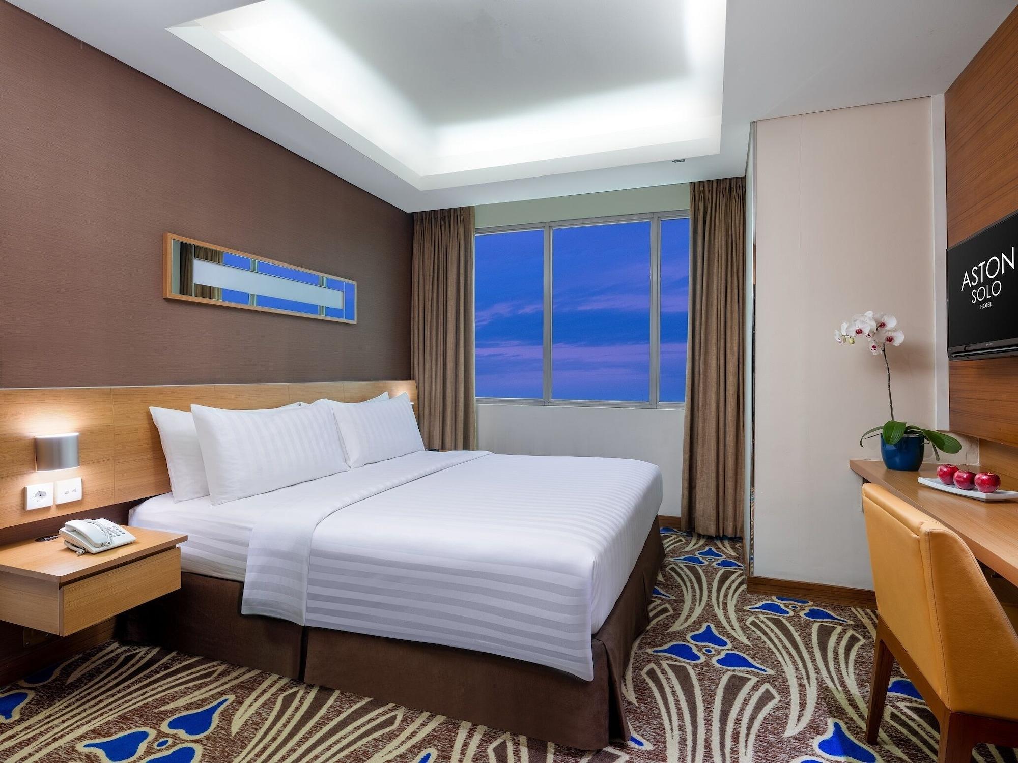 Aston Solo Hotel Exterior photo