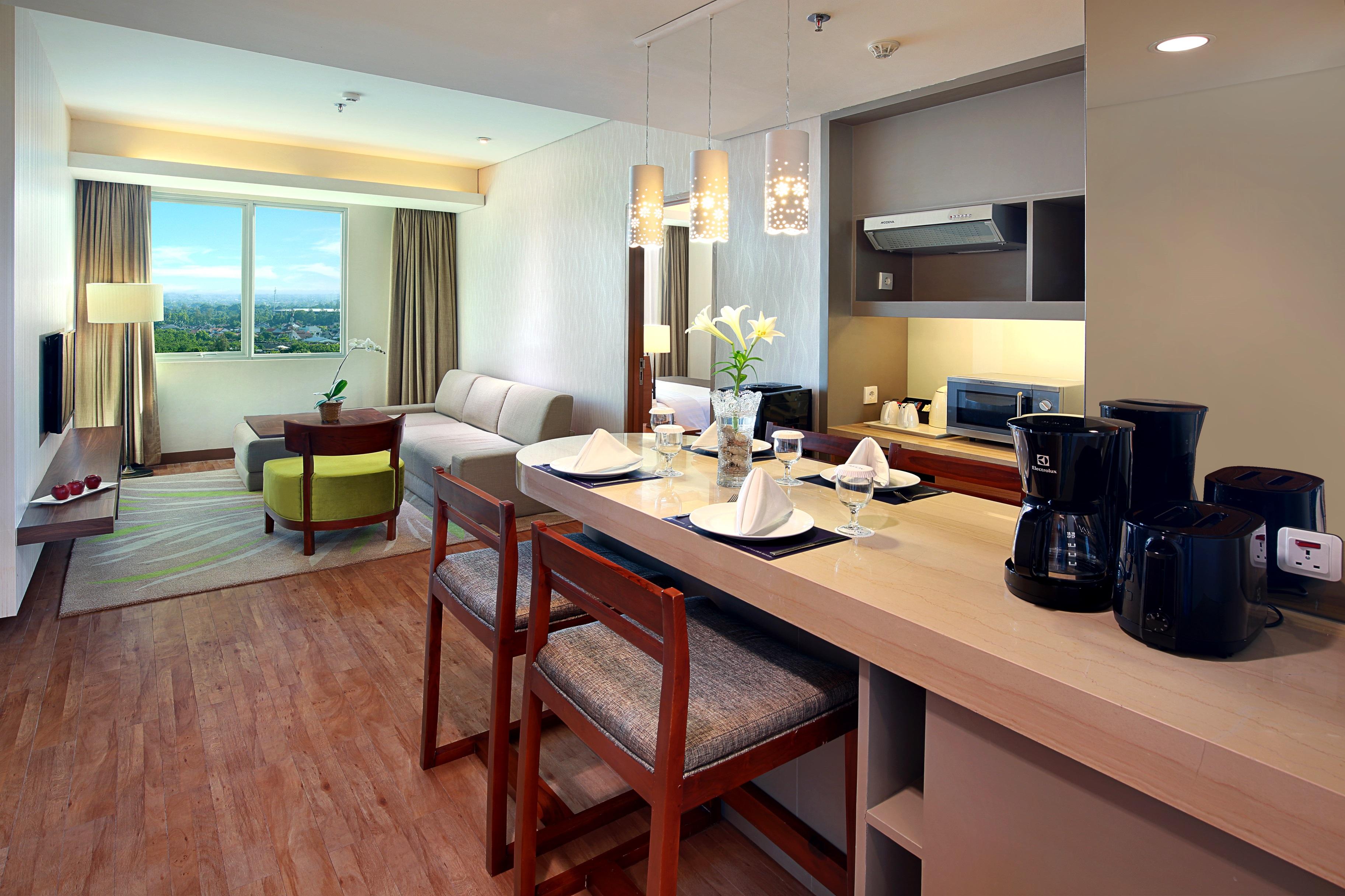Aston Solo Hotel Exterior photo