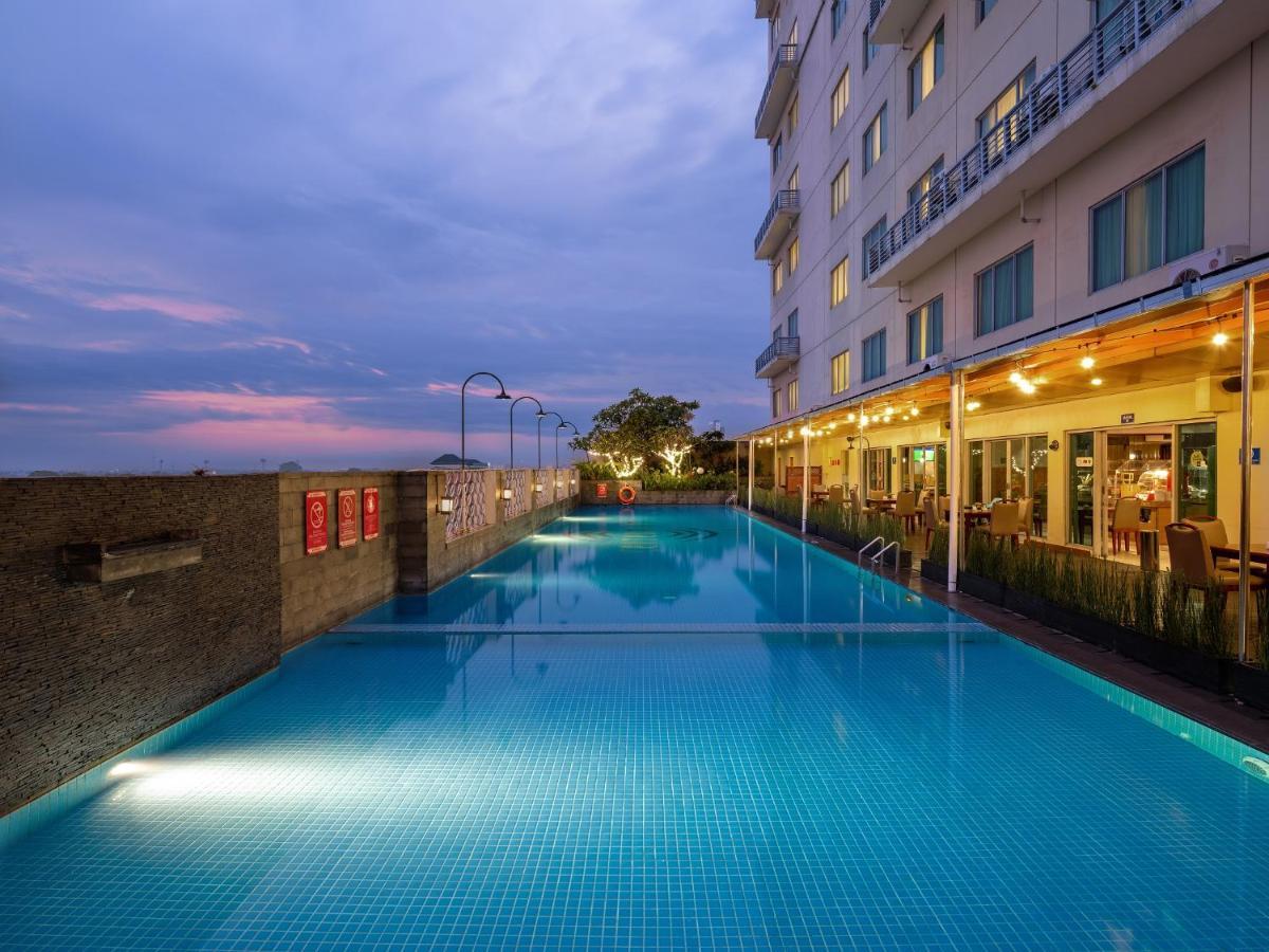 Aston Solo Hotel Exterior photo